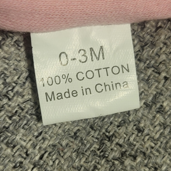 Bundle of 3 onesies, 0 to 3 months - Picture 5 of 7